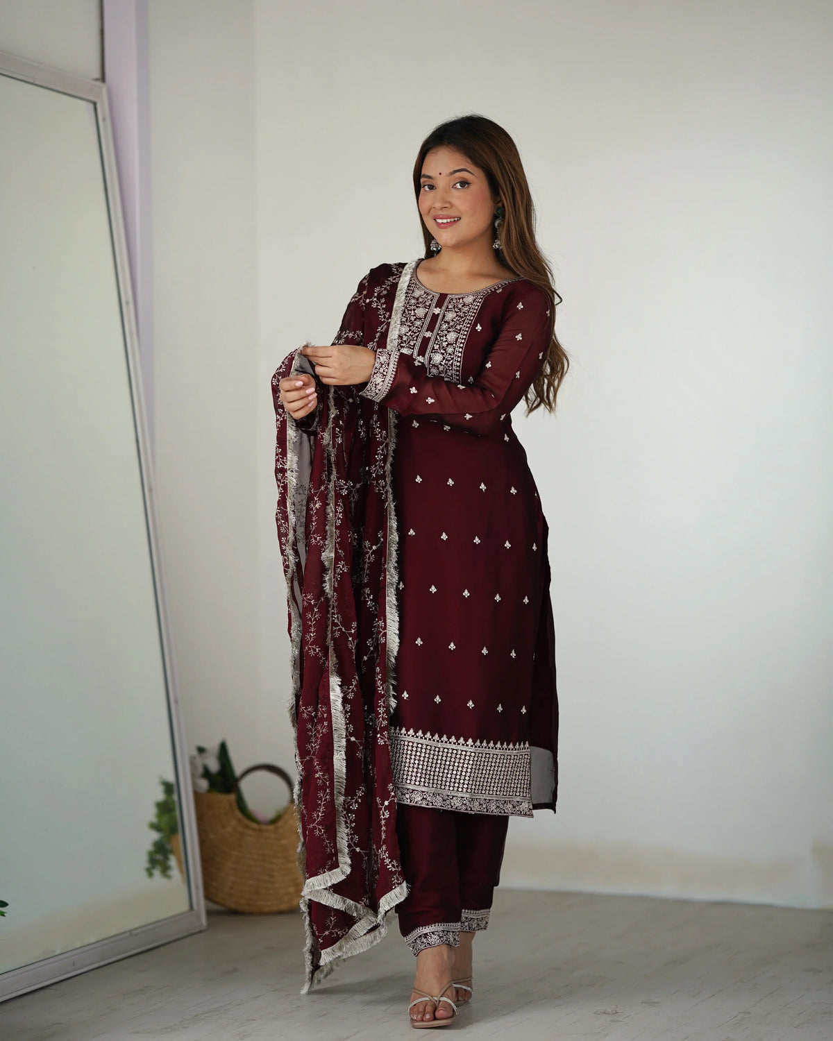 MAROON COLOR PREMIUM QUALITY SUIT SET DT -273