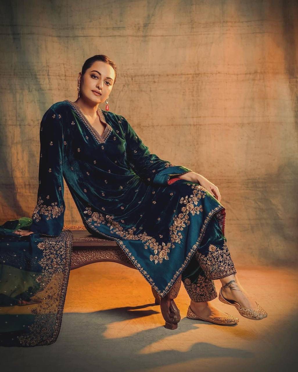 Sonakshi's Velvet Royal Elegant Suit Set