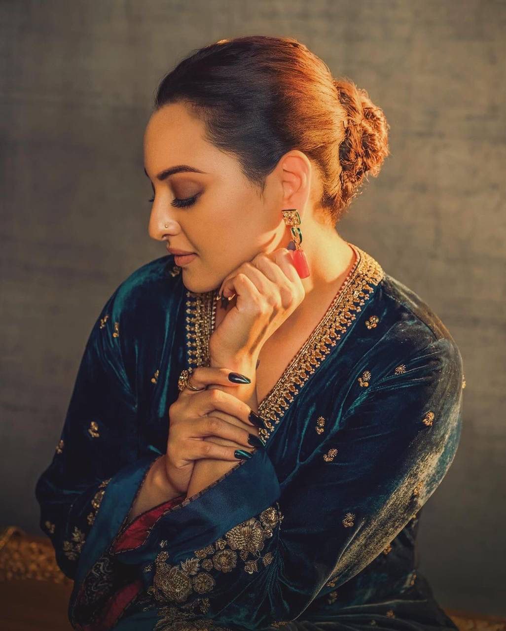 Sonakshi's Velvet Royal Elegant Suit Set