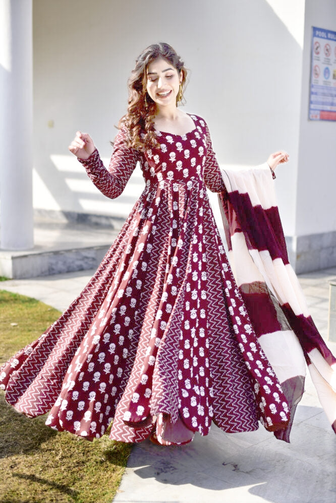 Gajgamini Brown Maxi Set