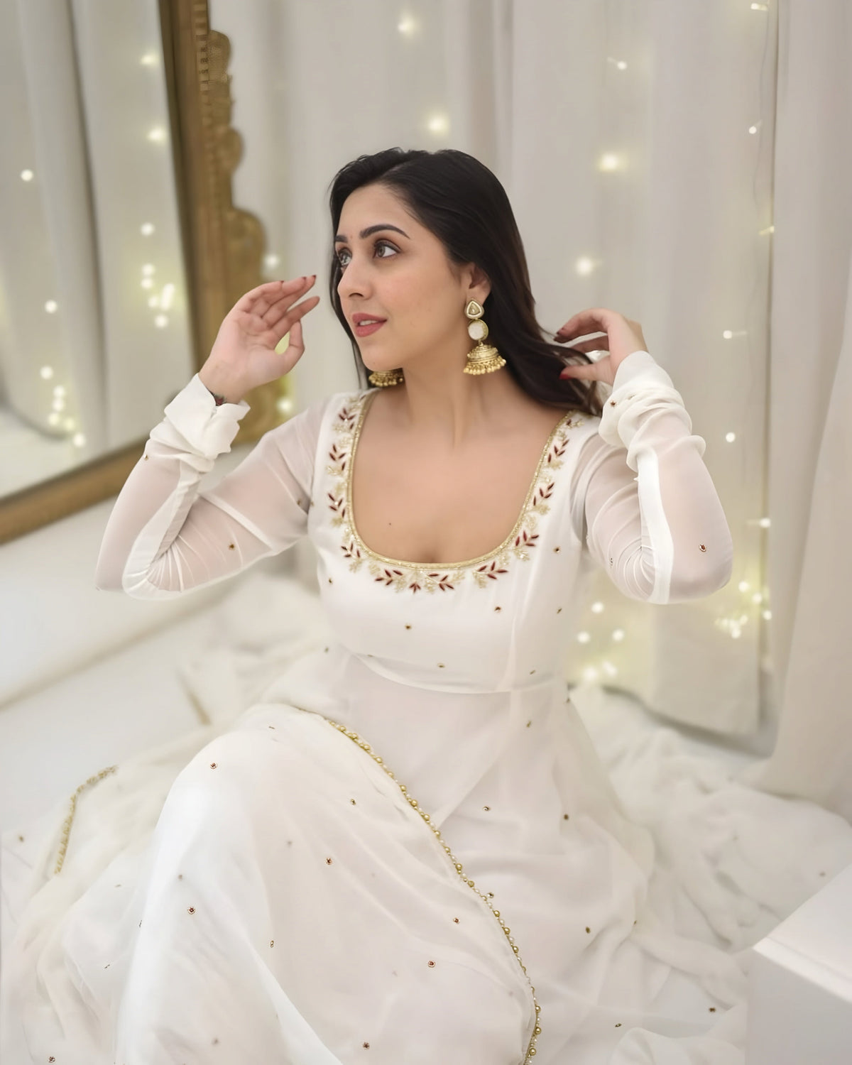 Hannah Traditional White Anarkali Suit π€