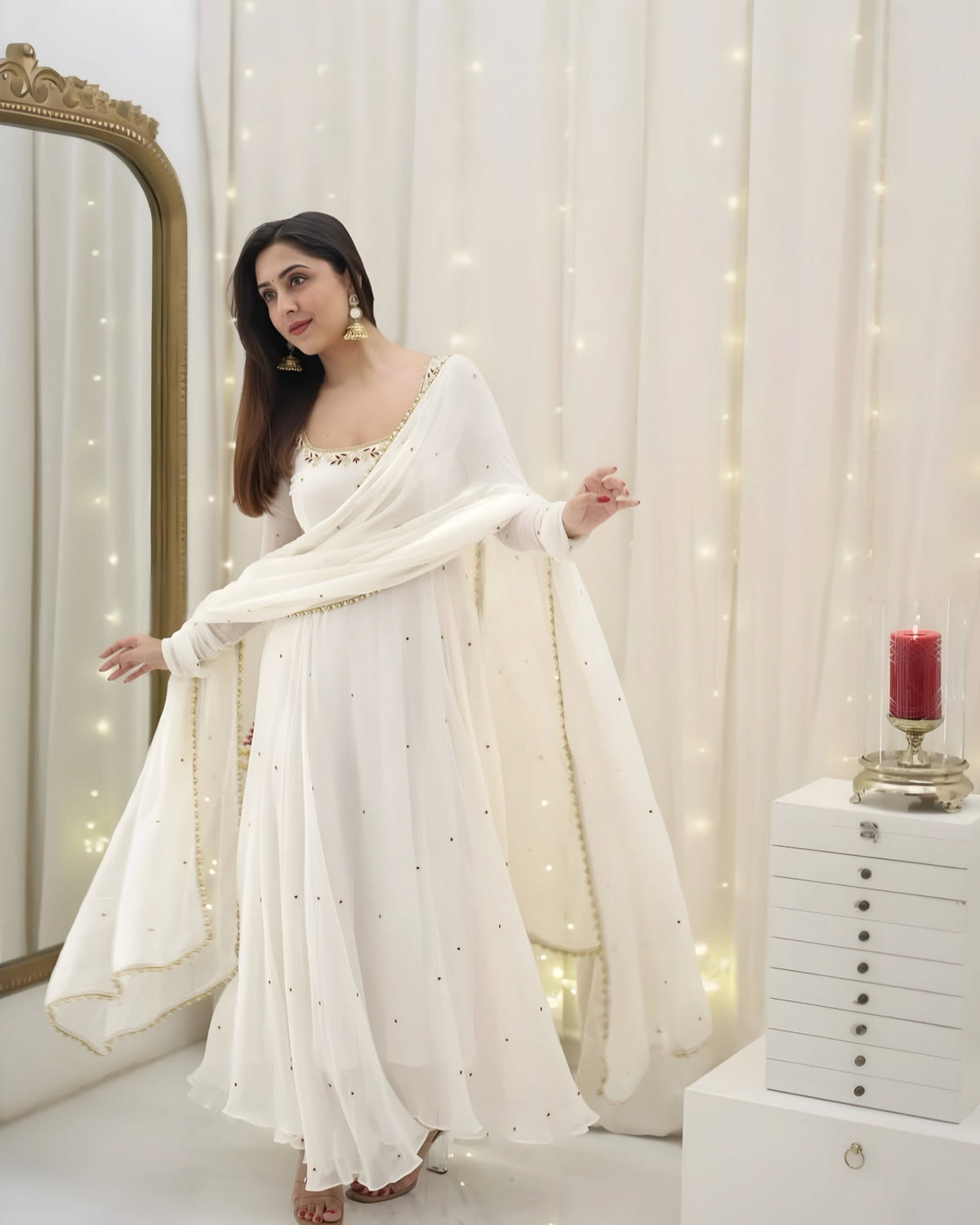 Hannah Traditional White Anarkali Suit π€