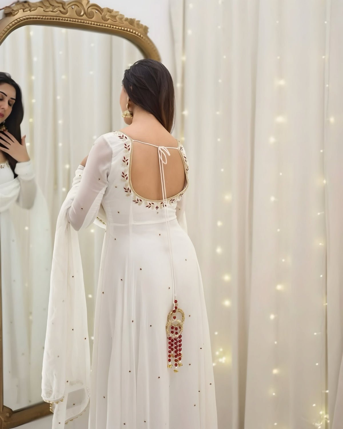 Hannah Traditional White Anarkali Suit π€