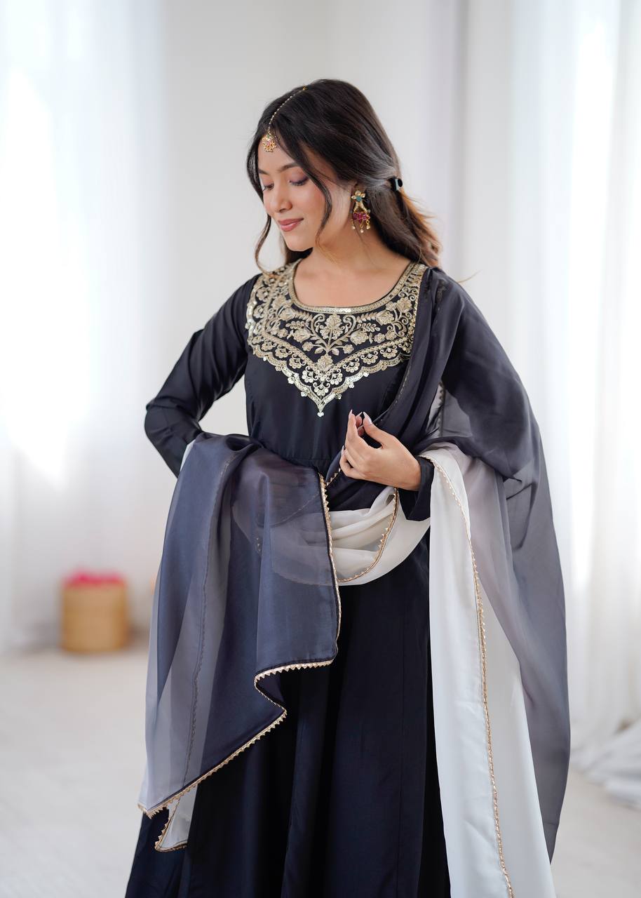 Premium Black Embroidered French Crepe Anarkali Suitset