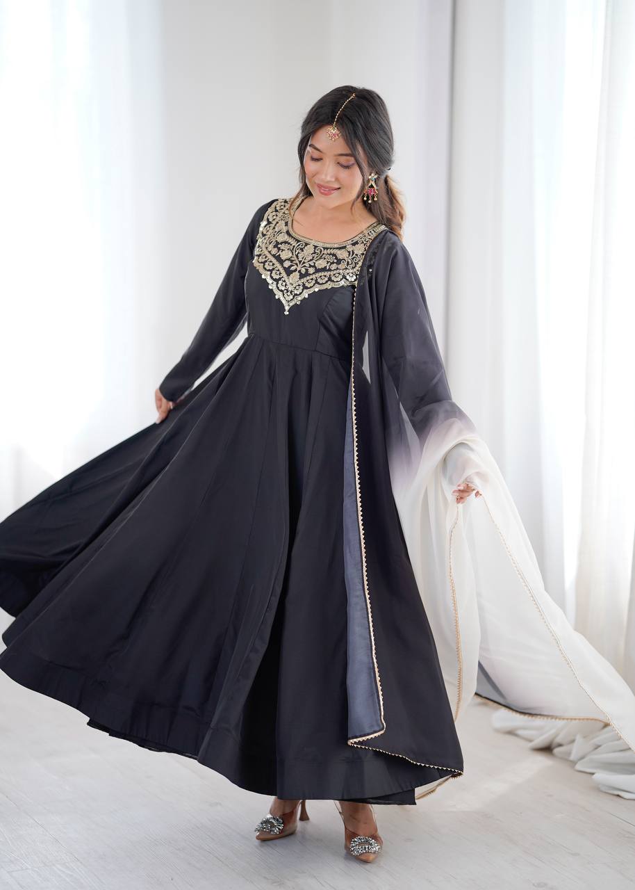 Premium Black Embroidered French Crepe Anarkali Suitset