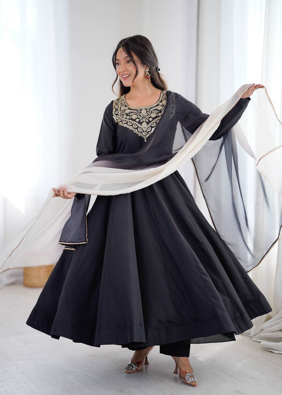 Premium Black Embroidered French Crepe Anarkali Suitset