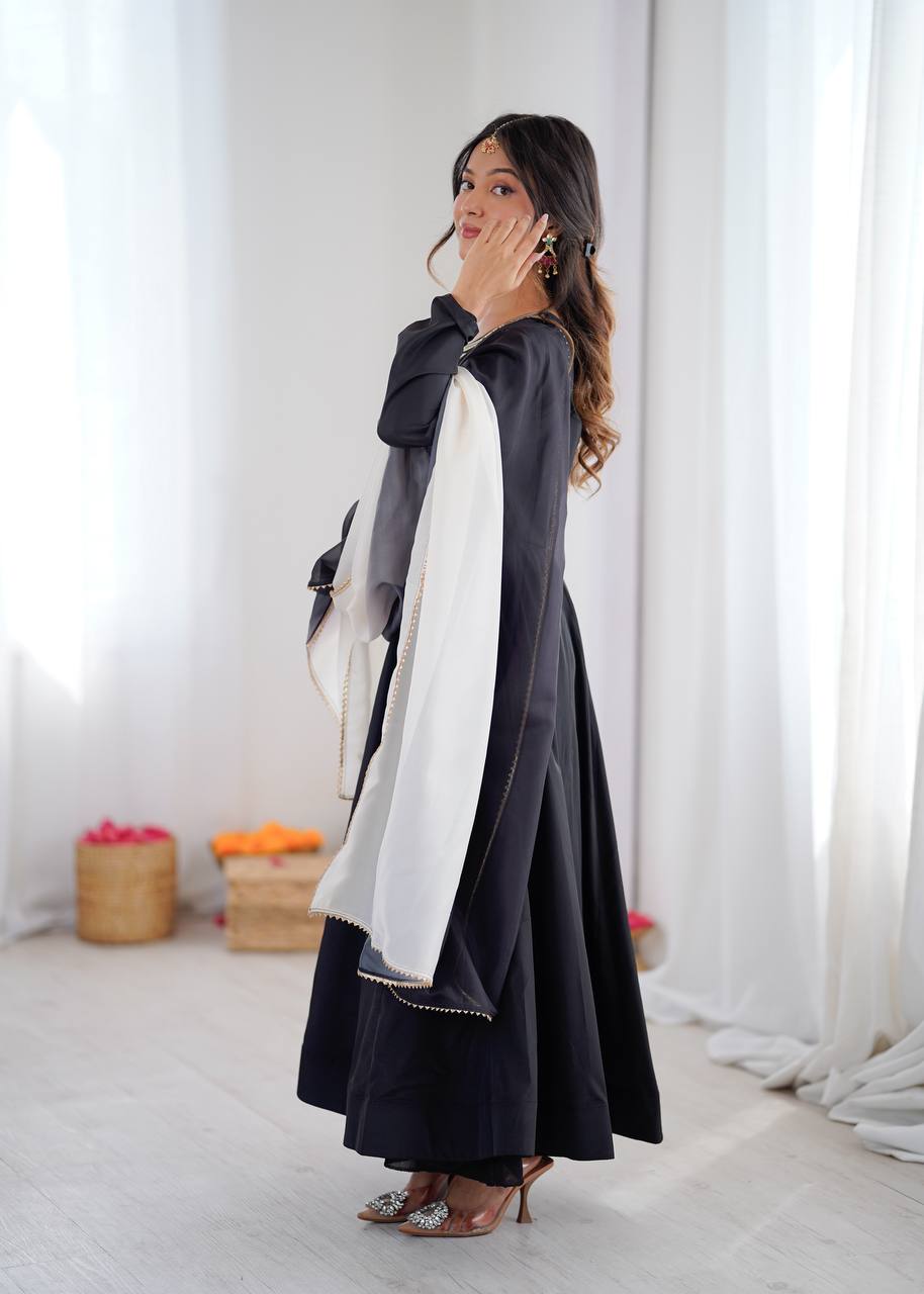 Premium Black Embroidered French Crepe Anarkali Suitset