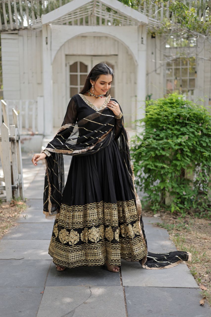 Sandhiya Black Premium Quality Anarkali Suit Set