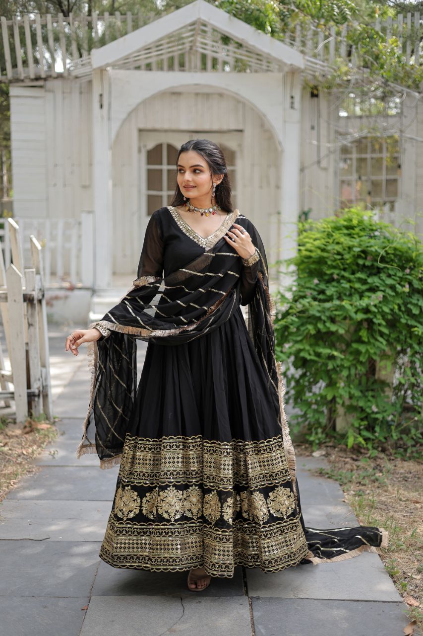 Sandhiya Black Premium Quality Anarkali Suit Set