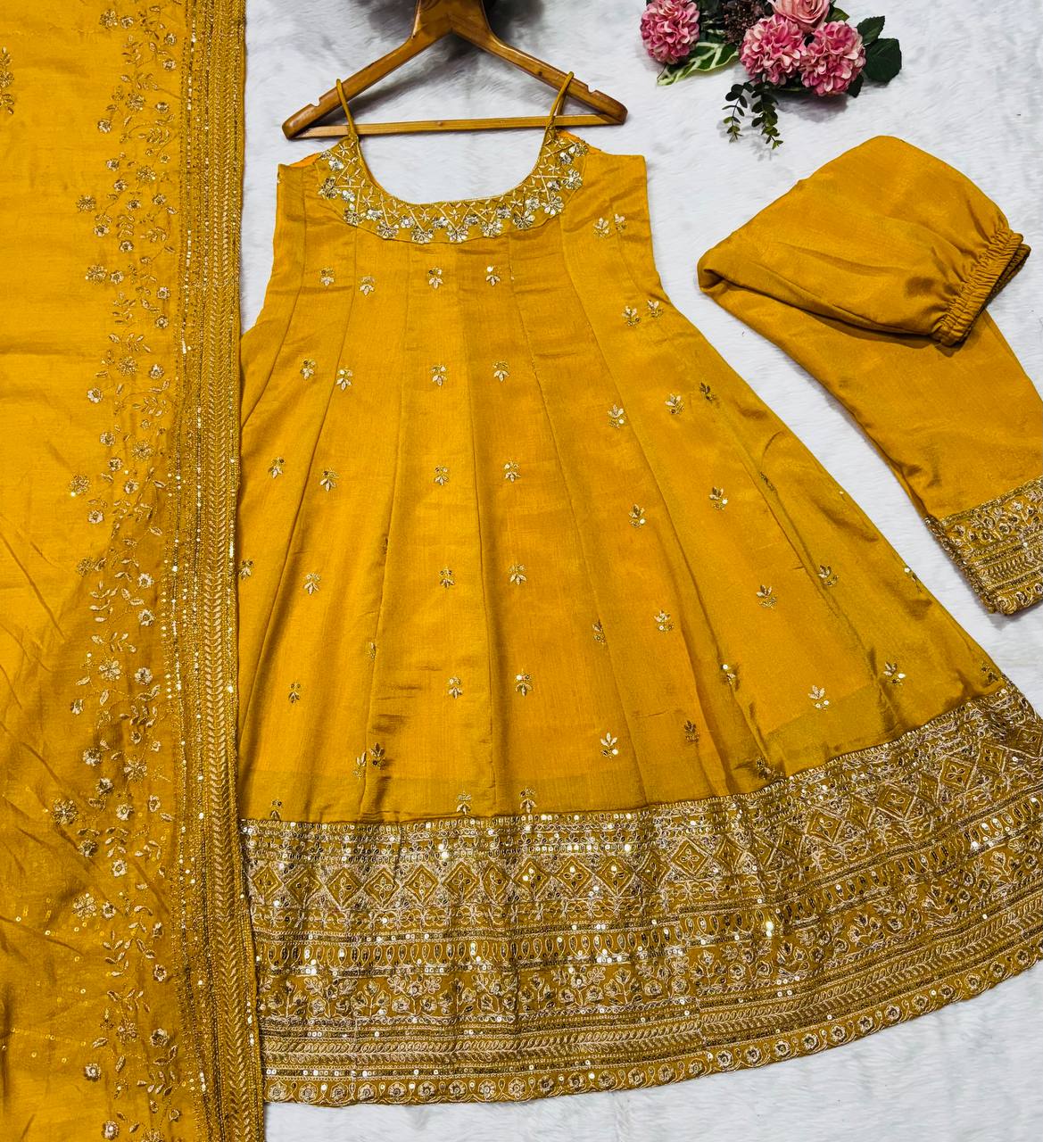 Alveera Premium Quality Anarkali Suit Set with Color