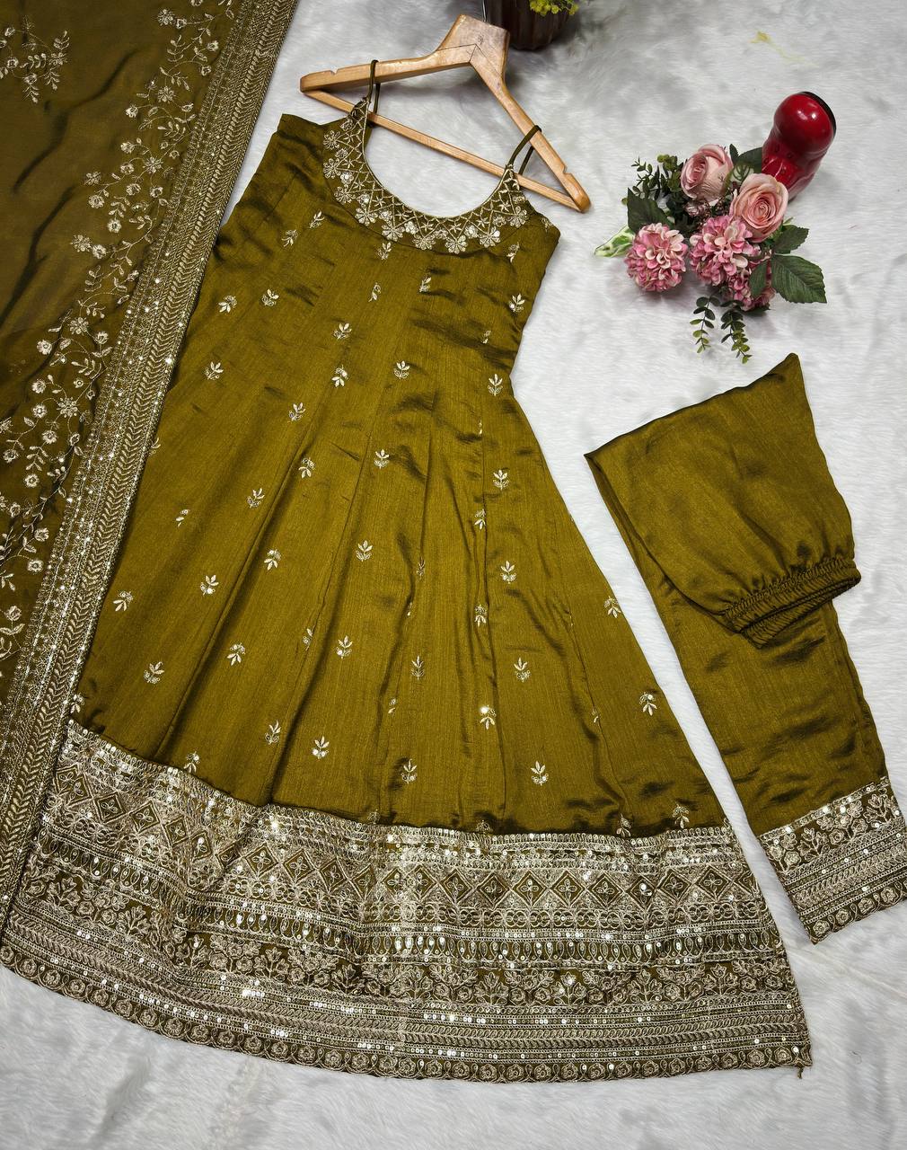 Alveera Premium Quality Anarkali Suit Set with Color