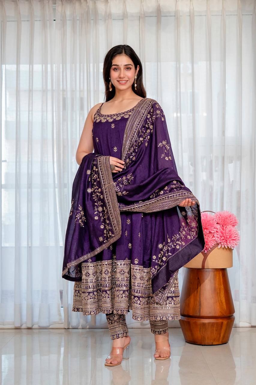 Alveera Premium Quality Anarkali Suit Set with Color